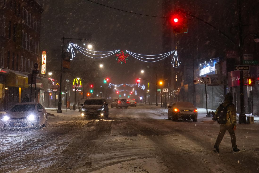 Snow on the night of Dec 16 in Brooklyn